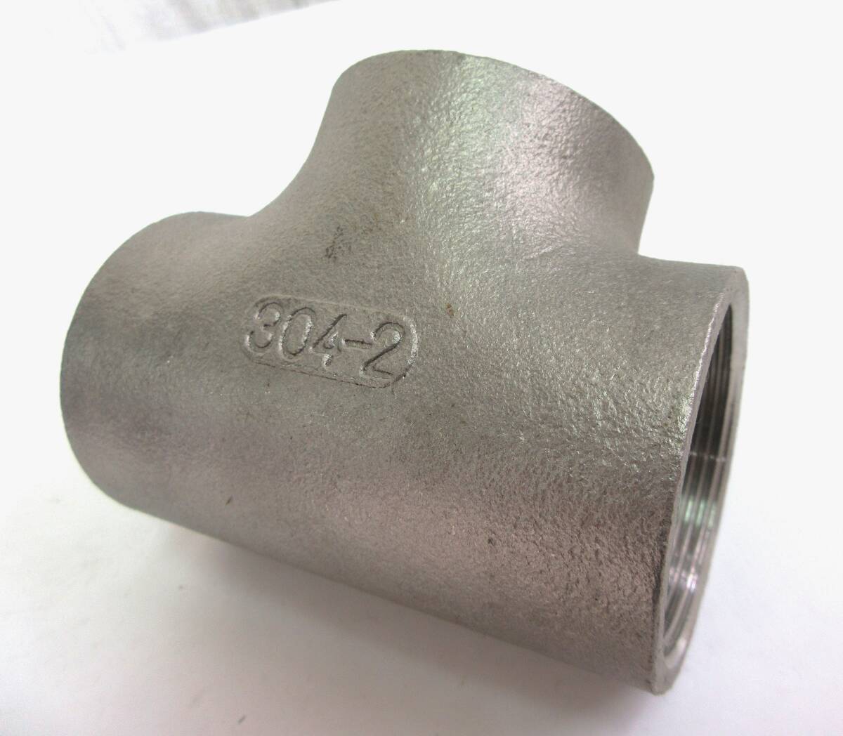 未使用品在庫処分 SUS304チーズ 2"(50A)ネジ込み式管継手ステンレスチーズ 拍卖