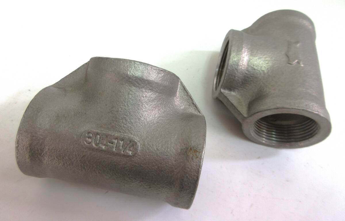 未使用品在庫処分 SUS304チーズ 1-1/4(32A) 2個組 ネジ込み式管継手ステンレスチーズ拍卖