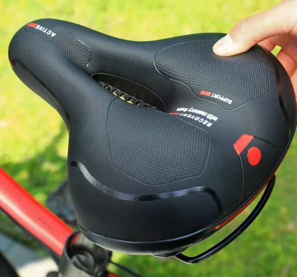 通気性 中空自転車サドル 衝撃吸収 サドル拍卖