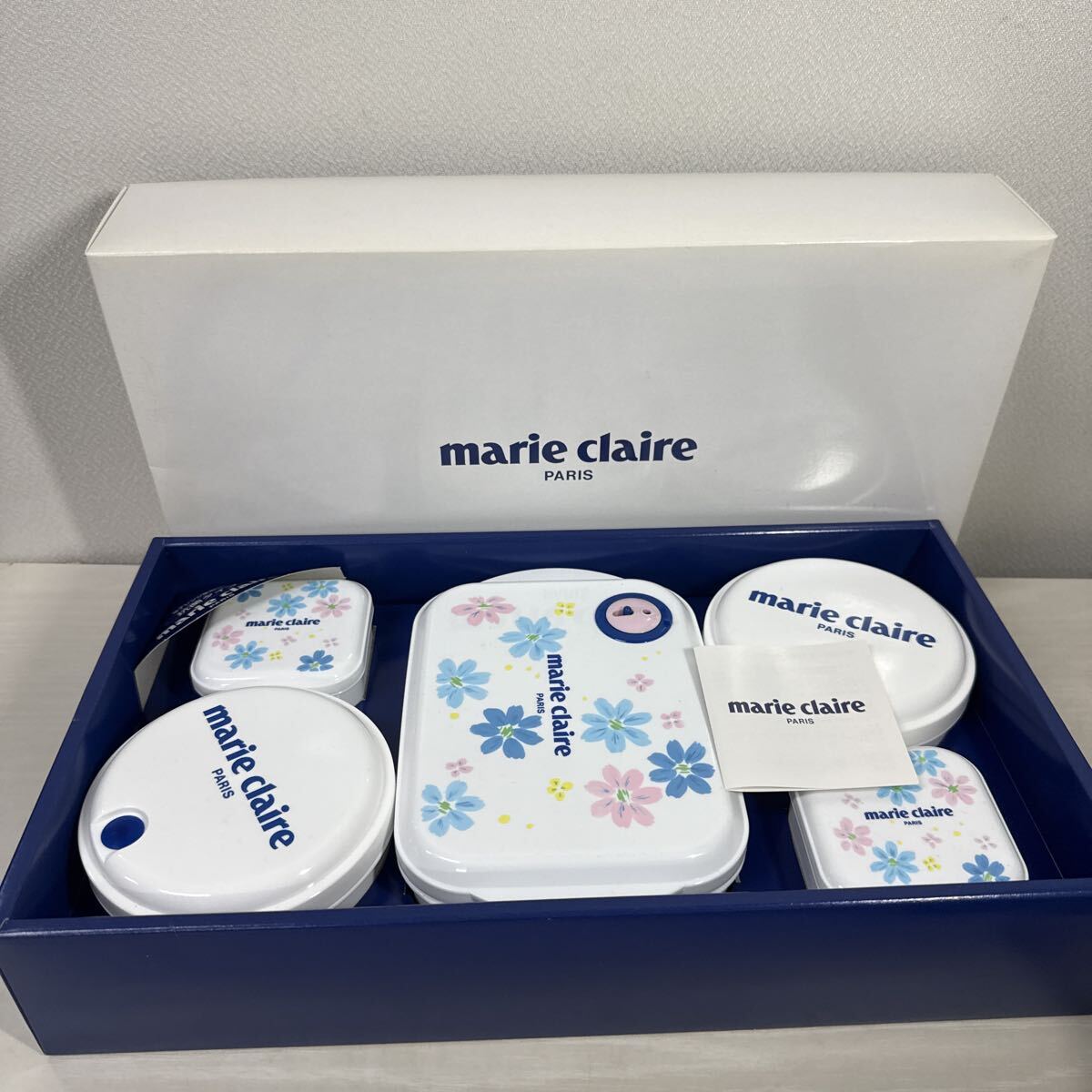 ● marieclaire マリクレール 抗菌レンジ容器 角型レンジ容器 ×1 丸型レンジ容器 ×2 ミニ角形レンジ容器 ×2 保存容器セット 未使用品 ●拍卖