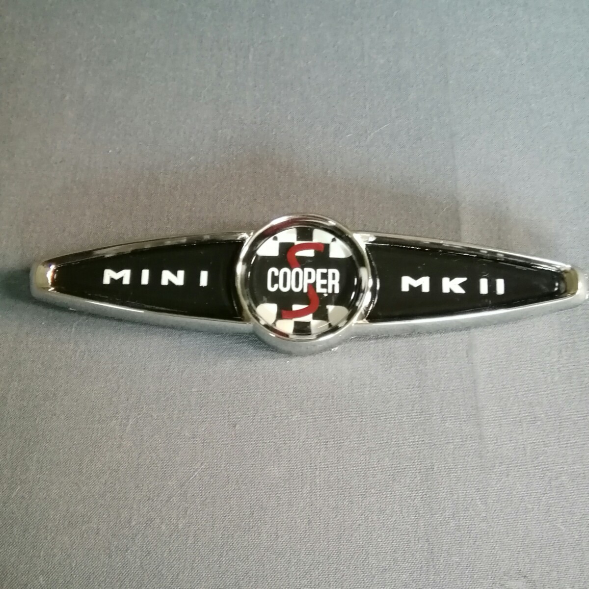 モーリスミニクーパーSMkⅡのリアエンブレム。未使用品。レプリカ。拍卖