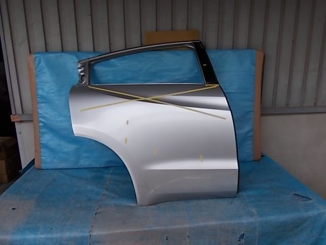 雹害 ヴェゼル RU1 / RU2 / RU3 / RU4 右 リアドア №TA50991拍卖