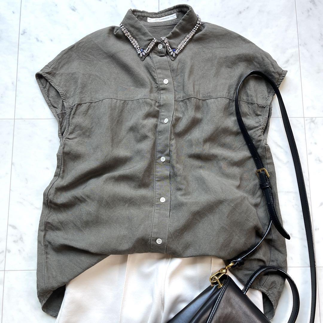 Spick and span スピックアンドスパン シャツ ブラウス 半袖 フレンチスリーブ リネン混 麻 ラインストーン ビジュー カーキ 緑拍卖