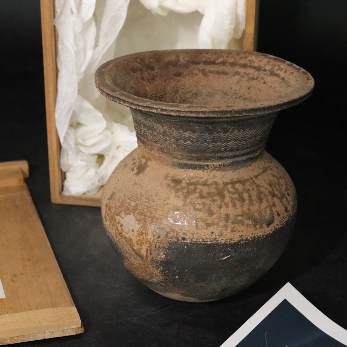 時代 「 新羅 須恵器 」 共箱 ・ ポートレート付 花生け / 朝鮮美術 土器 壺 花瓶 見立て .B991拍卖