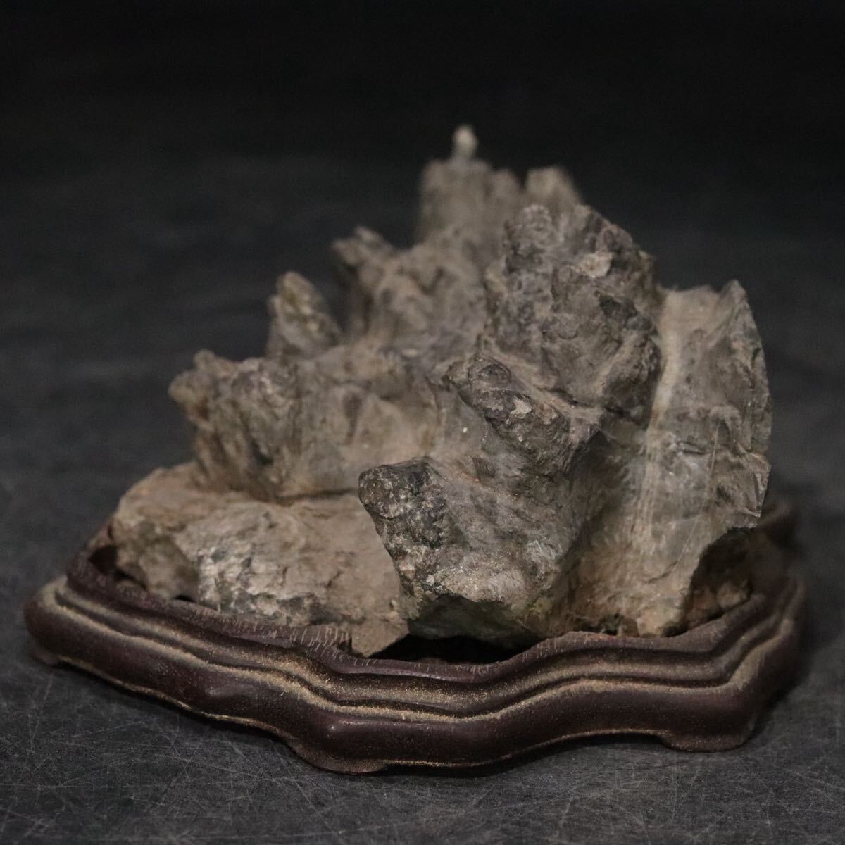 時代 鑑賞石 水石 太湖石 / 天然石 自然石 検索: 姿石 遠山石 盆石 盆栽 .B1004拍卖