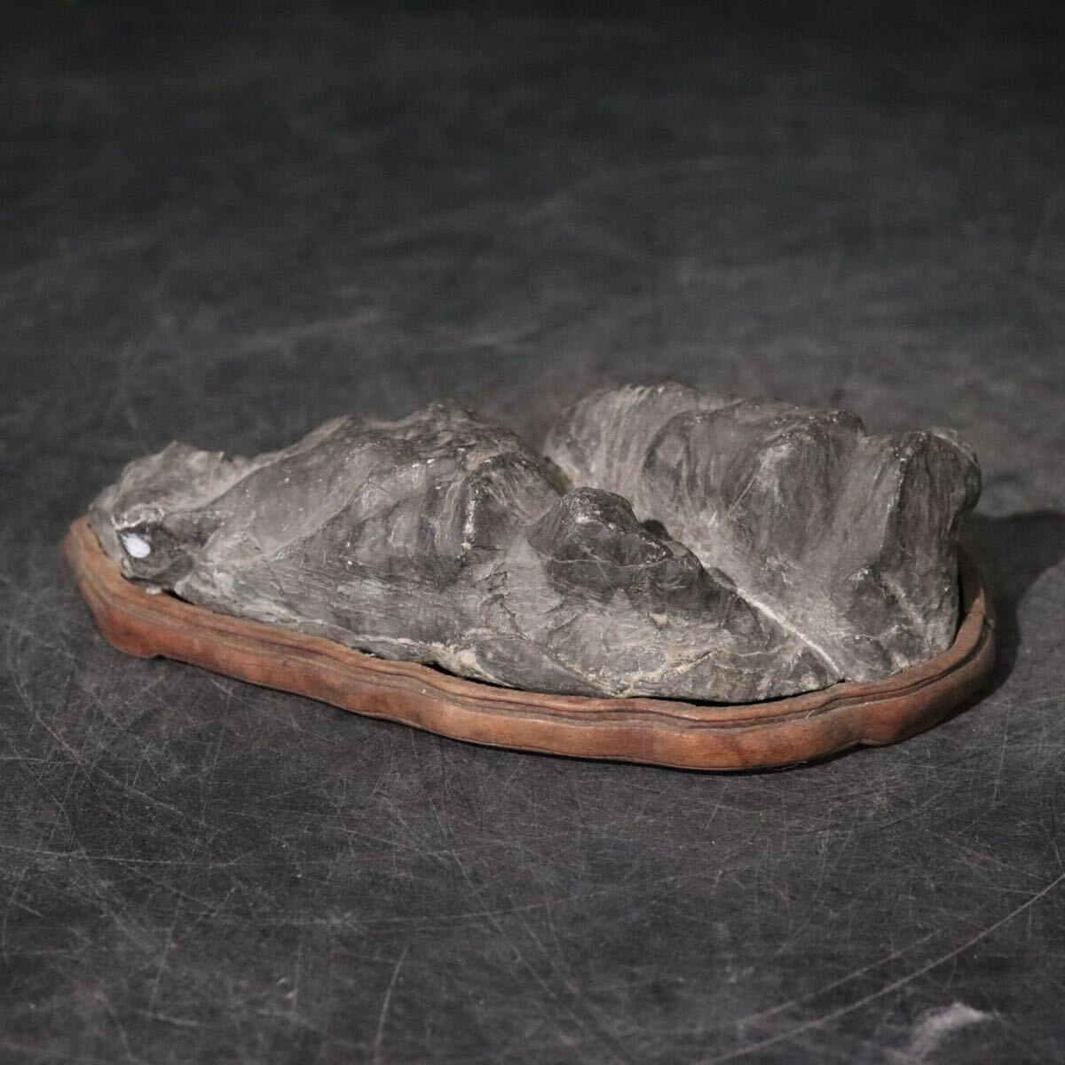 時代 鑑賞石 小型 木製台座 付 総重量452.1g/ 遠山石 水石 姿石 盆栽 道具 盆石 .B1035拍卖