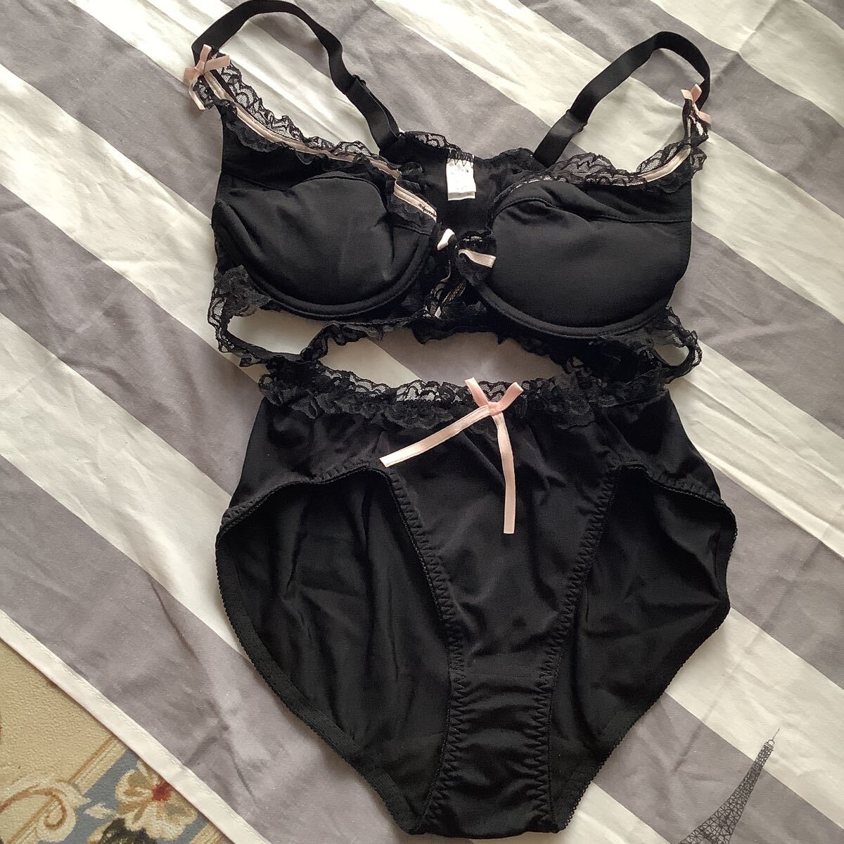 ブラジャー ショーツセット 刺繍 レース付き ☆新品☆ サイズB70拍卖