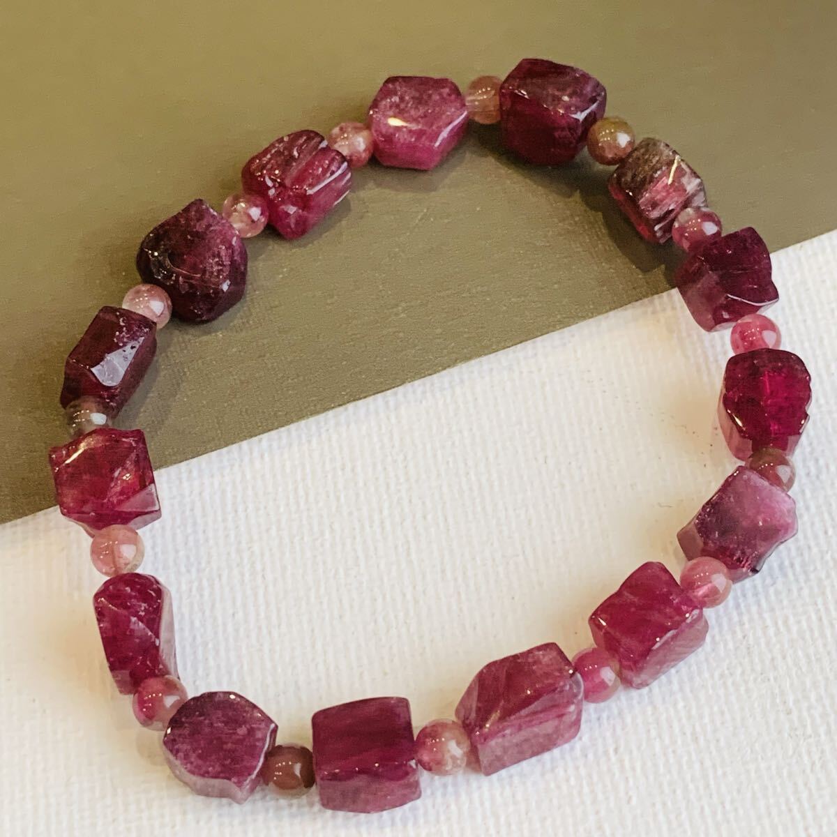トルマリン ブレスレット 天然石 赤紫 ハイクオリティ 【K435】 平均8ミリ珠 16cm 天然トルマリン 希少色拍卖