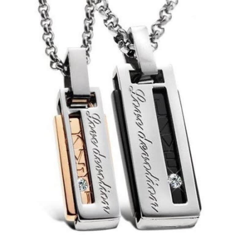 ペアネックレス LOVE-U 2点セット ステンレス製 ペンダント アクセサリー 上質 質感 メンズ ブラック&レディース ピンクゴールド拍卖