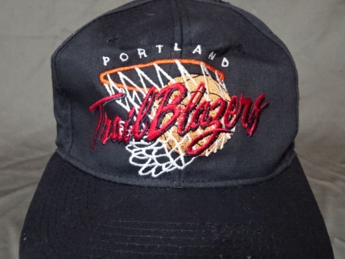 【難あり】激レア USA購入 ビンテージもの NBA ポートランド トレイルブレイザーズ【Portland Trail Blazers】ロゴ刺繍入りキャップ 中古品拍卖