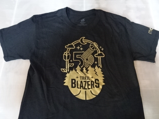 激レア USA購入【Henes】製 NBA ポートランド トレイルブレイザーズ【Portland Trail Blazers】チーム創設50周年ロゴ TシャツUS M 中古品拍卖