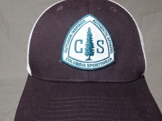 激レア USA購入 人気アウトドア系ブランド コロンビアスポーツ【Columbia】製 樹木 ロゴ刺繍ワッペン付 メッシュキャップ 中古良品拍卖