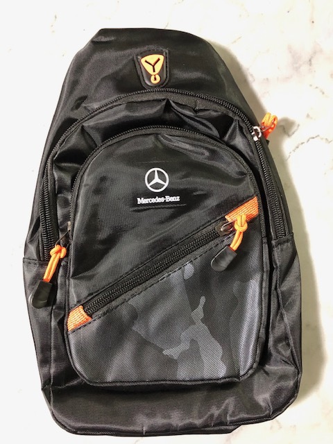さり気なく目立つ!メルセデスベンツロゴ 黒色 軽量ボディーバッグ Aクラス A45 GLB C43 E300 CLK SEC GT ゲレンデ S63拍卖
