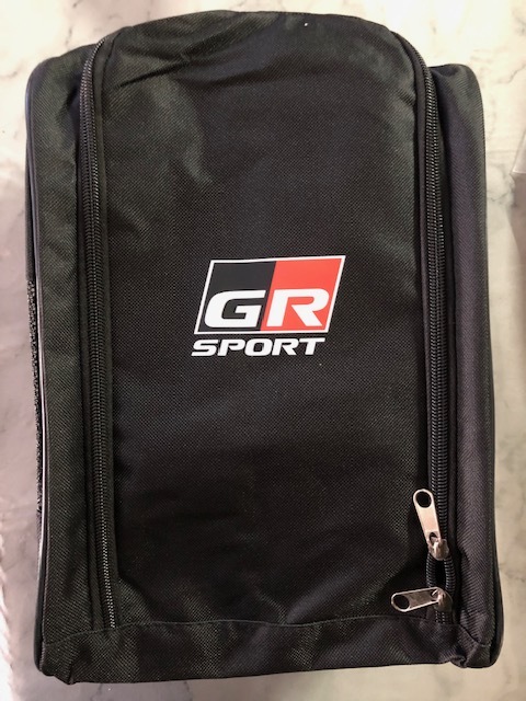 さり気なく目立つ!GRロゴ 軽量シューズバック ヤリス コペン ランクル スープラ 86 プリウス カローラ拍卖
