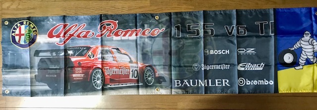 送料無料!お部屋に!誰も持ってない?アルファロメオ 155 V6TIロゴ バナータペストリー 横長特大サイズ拍卖