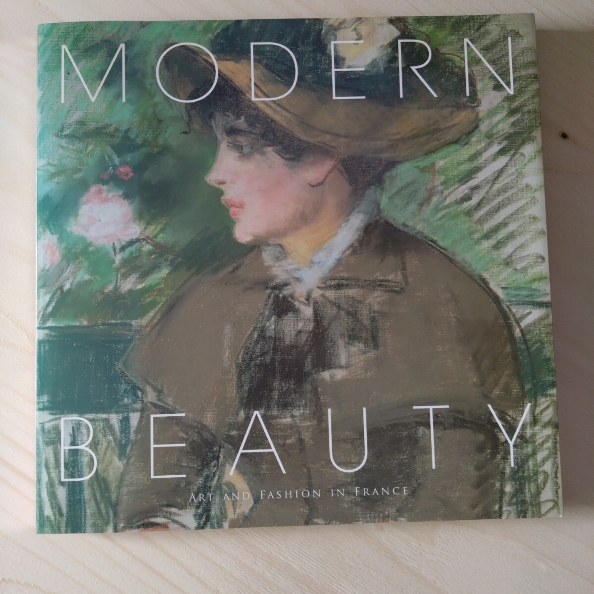 MODERN BEAUTY: ART AND FASHION IN FRANCE拍卖