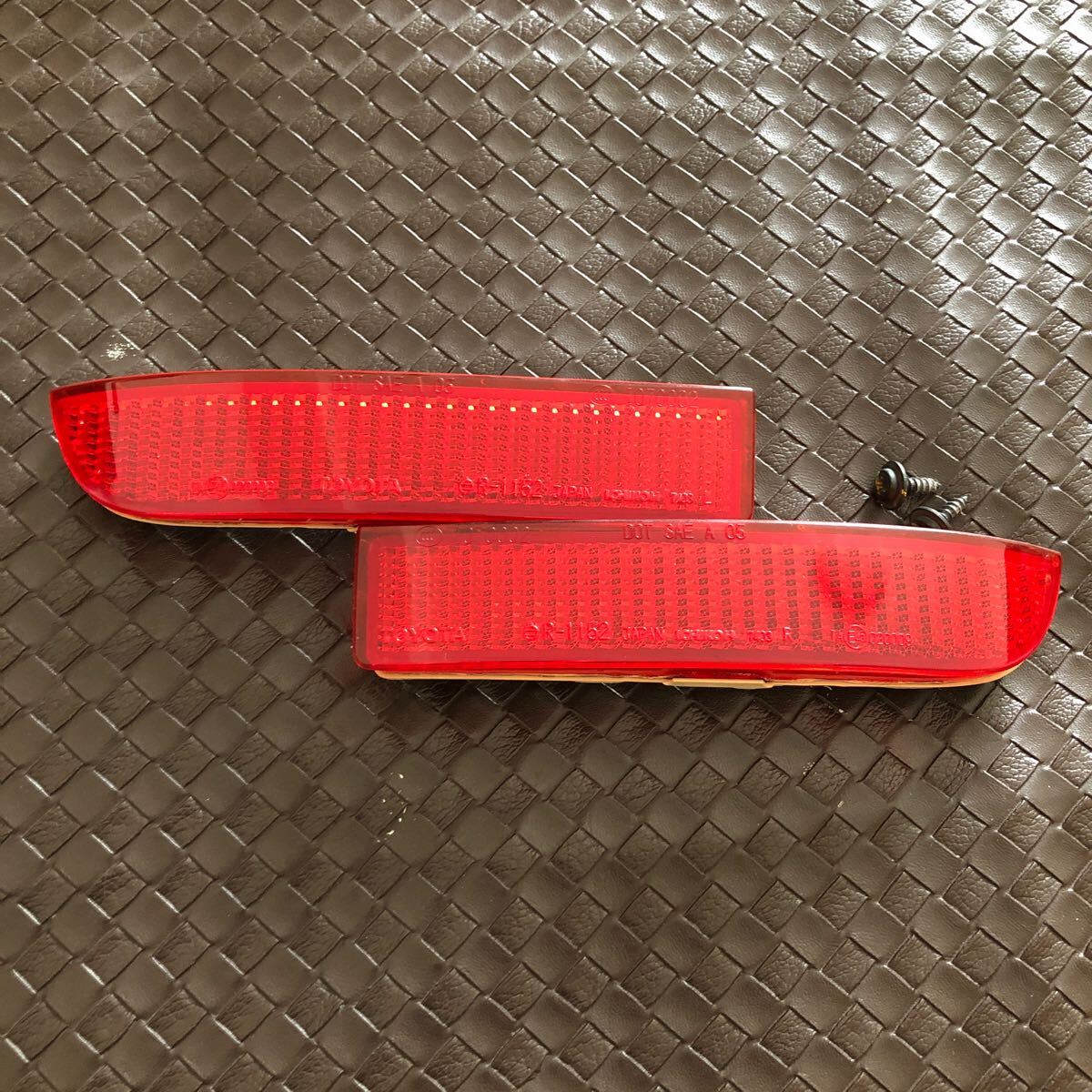 50926UPG22 送料無料 トヨタ純正 アルファード 10系 I070002 R-1152 ICHIKOH リアリフレクター 左右セット反射板 G67R G67L 中古拍卖