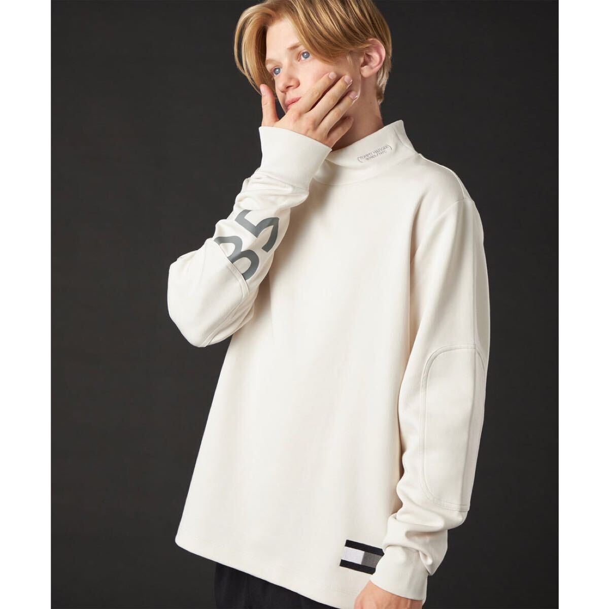 TOMMY HILFIGER(トミー ヒルフィガー)MONOCHROME CAPSULE COLLECTION モノクロームモックネックプルオーバー L拍卖
