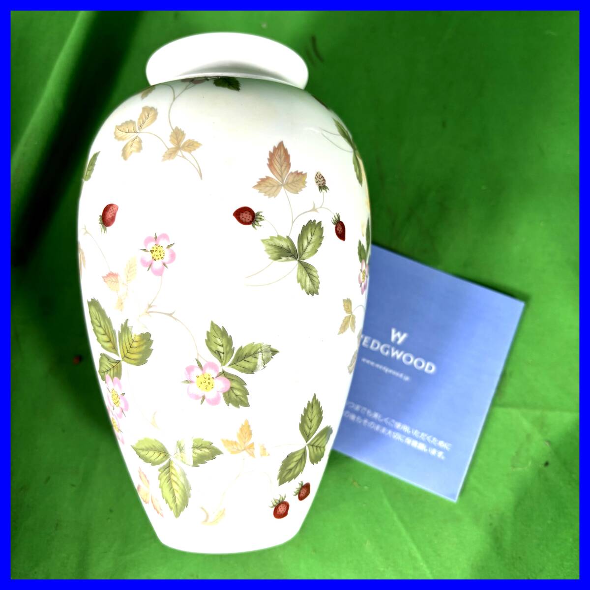 ウェッジウッド Wedgwood WILD STRAWBERRY ワイルドストロベリー柄 陶器 花瓶 壺 花器 ケース付き 経年劣化あり 新品未使用品 EL-250708028拍卖
