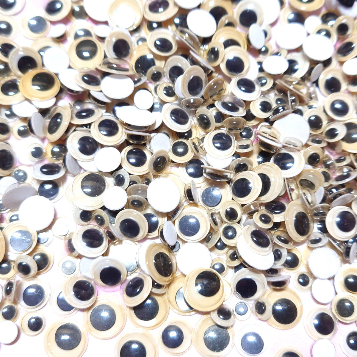 手芸用 ぬいぐるみ アイ 目玉シール 動く目玉 工作 ハロウィン クリスマス くるくるおめめ 黒目 大中小あり 拍卖