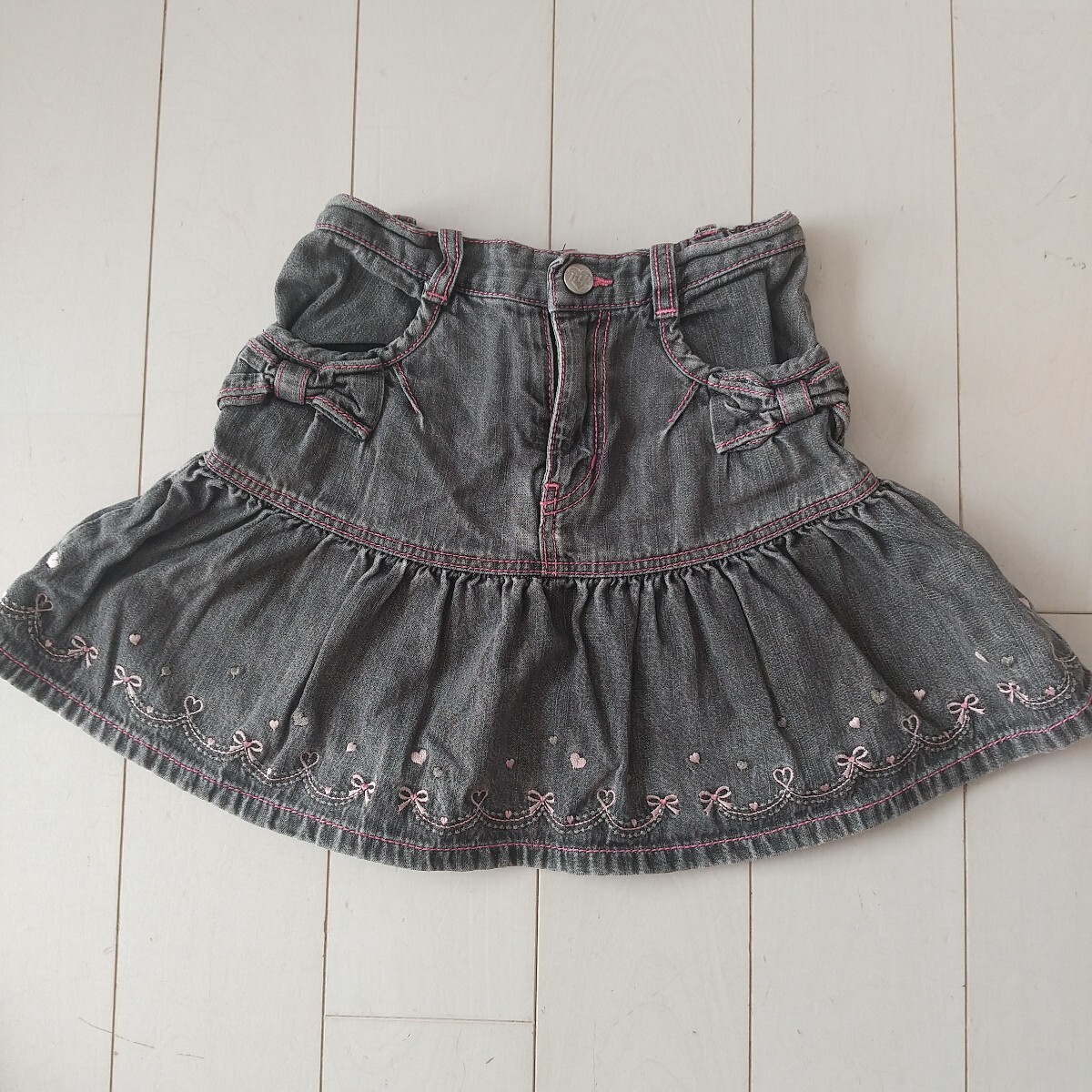 メゾピアノ 120 ブラックデニムスカート ポケットリボン リボンハート刺繍拍卖