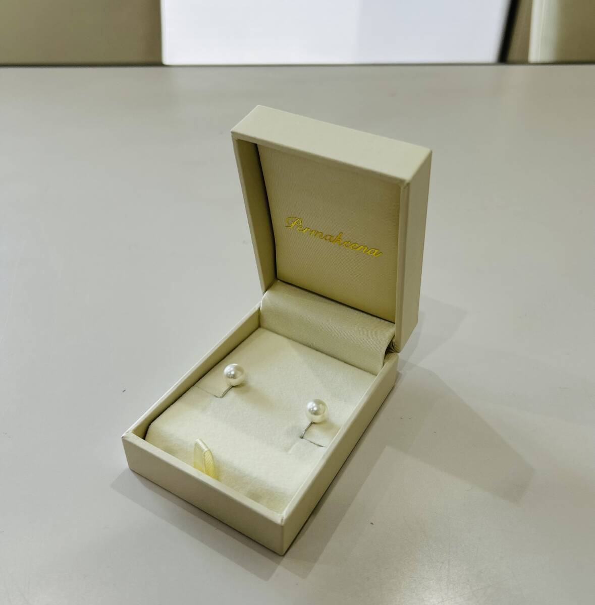 K18WG 直径約8mm 総重量約2.4g ホワイトゴールド パールイヤリング ペルマキーナ permakeena 真珠イヤリング ケース付 NC2263 i拍卖