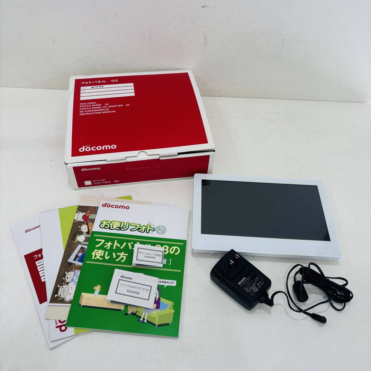 ドコモ NTTdocomo フォトパネル 03 ホワイト 横幅約22.5cm 奥行約15.5cm 高さ約2.5cm 通電のみ ジャンク NC2169M拍卖