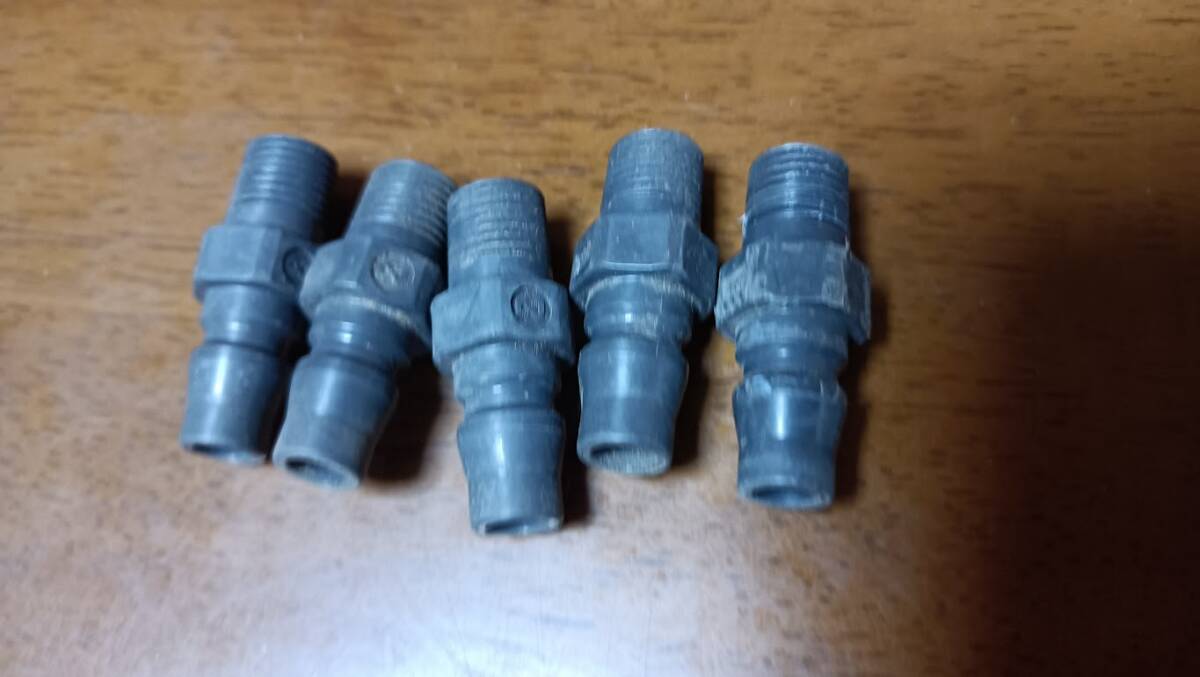 日東工器エアーカプラ 20pm メネジ取付用 5個 中古品拍卖