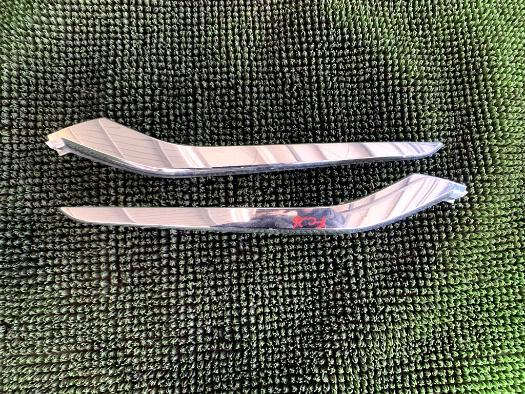 ●即決値段● Z5-3日産 C26 NC26 FNC26 HFC26 セレナ 純正 フロント バンパーメッキモール ガーニッシュ 左右拍卖