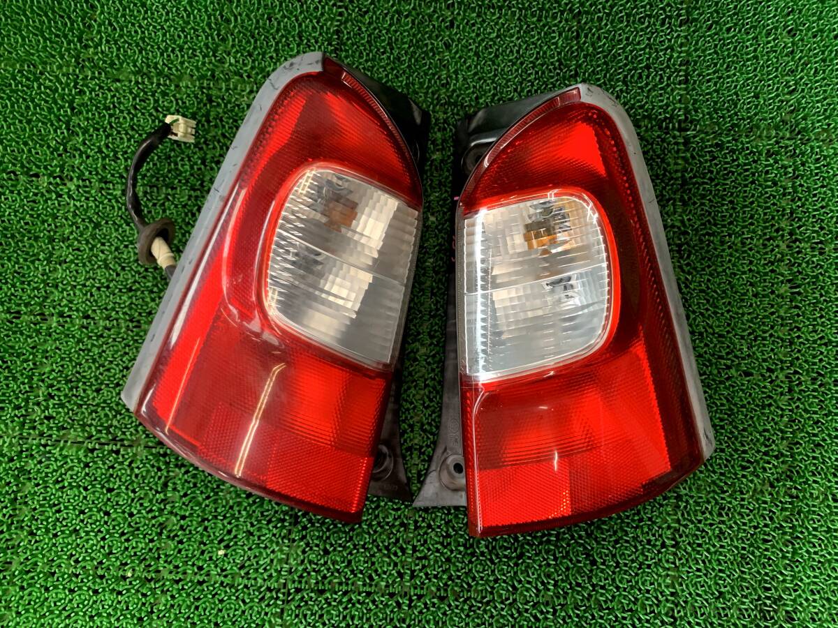 ●即決値段●動作OK● Z5-1 ダイハツ エッセ L235S L245S 純正 テールランプ 左右 テールライト テールレンズ ストップランプ拍卖