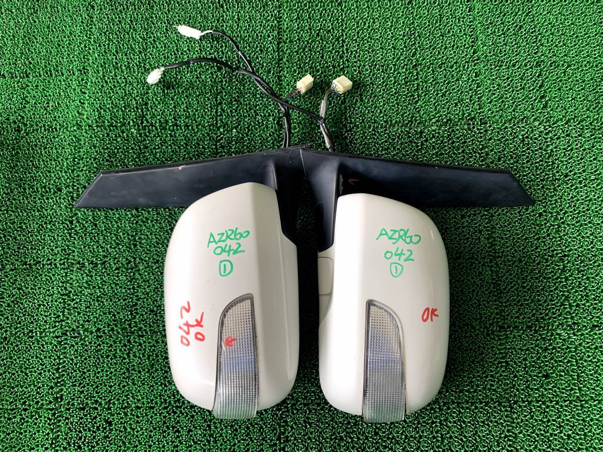 ●即決値段●動作OK●① トヨタ ノア ヴォクシー AZR60G ドアミラー 左右セット サイドミラー 右 左 ウィンカー 5P+2P カラー: 042 拍卖