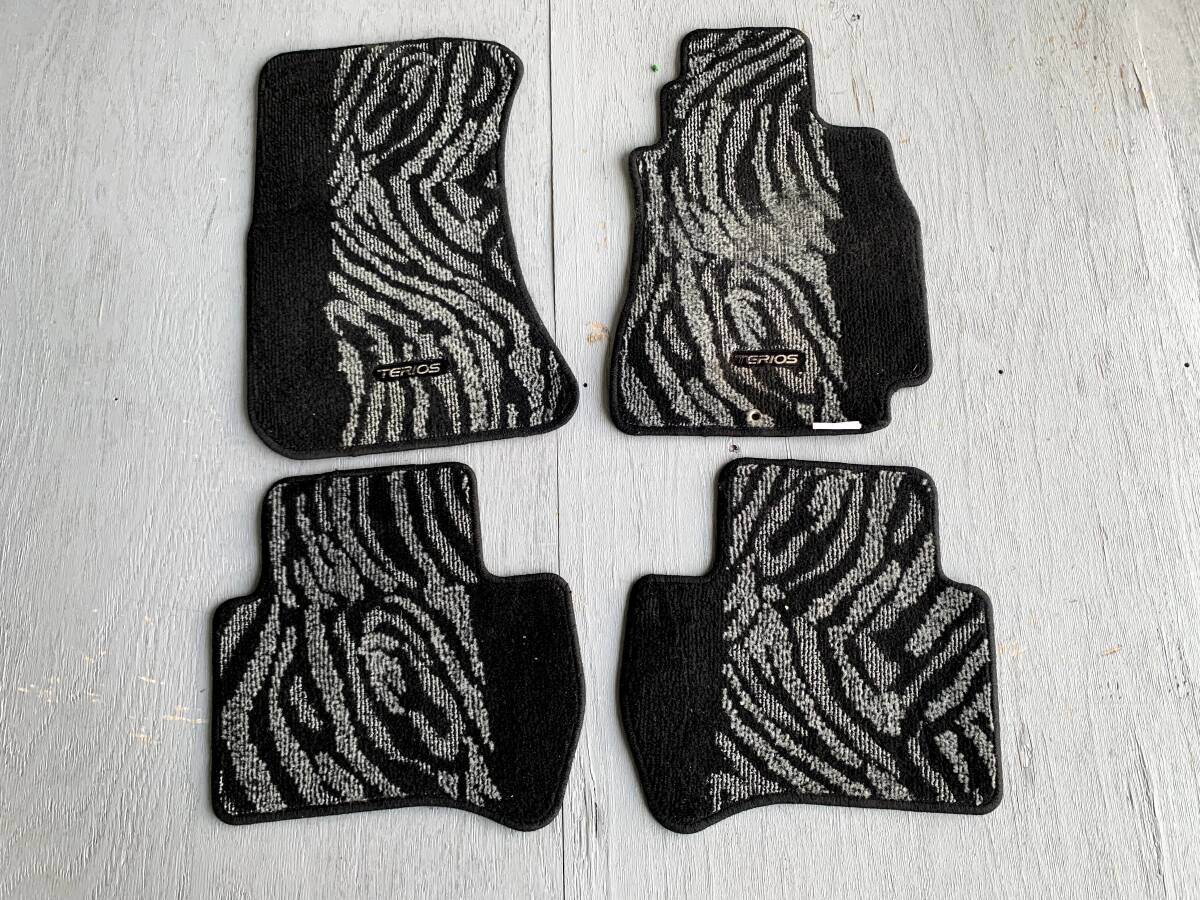 ●即決値段●250831 (25) ダイハツ テリオスキッド J111G J131G フロアマット 1台分 室内マット 4枚 フロア カーペット フロント リア 左右拍卖