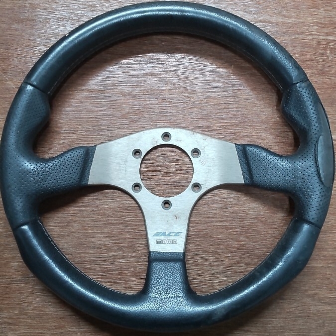 MOMO RACE ステアリング ハンドル 32cm 32Φ モモ レース TYPE D32 中古拍卖