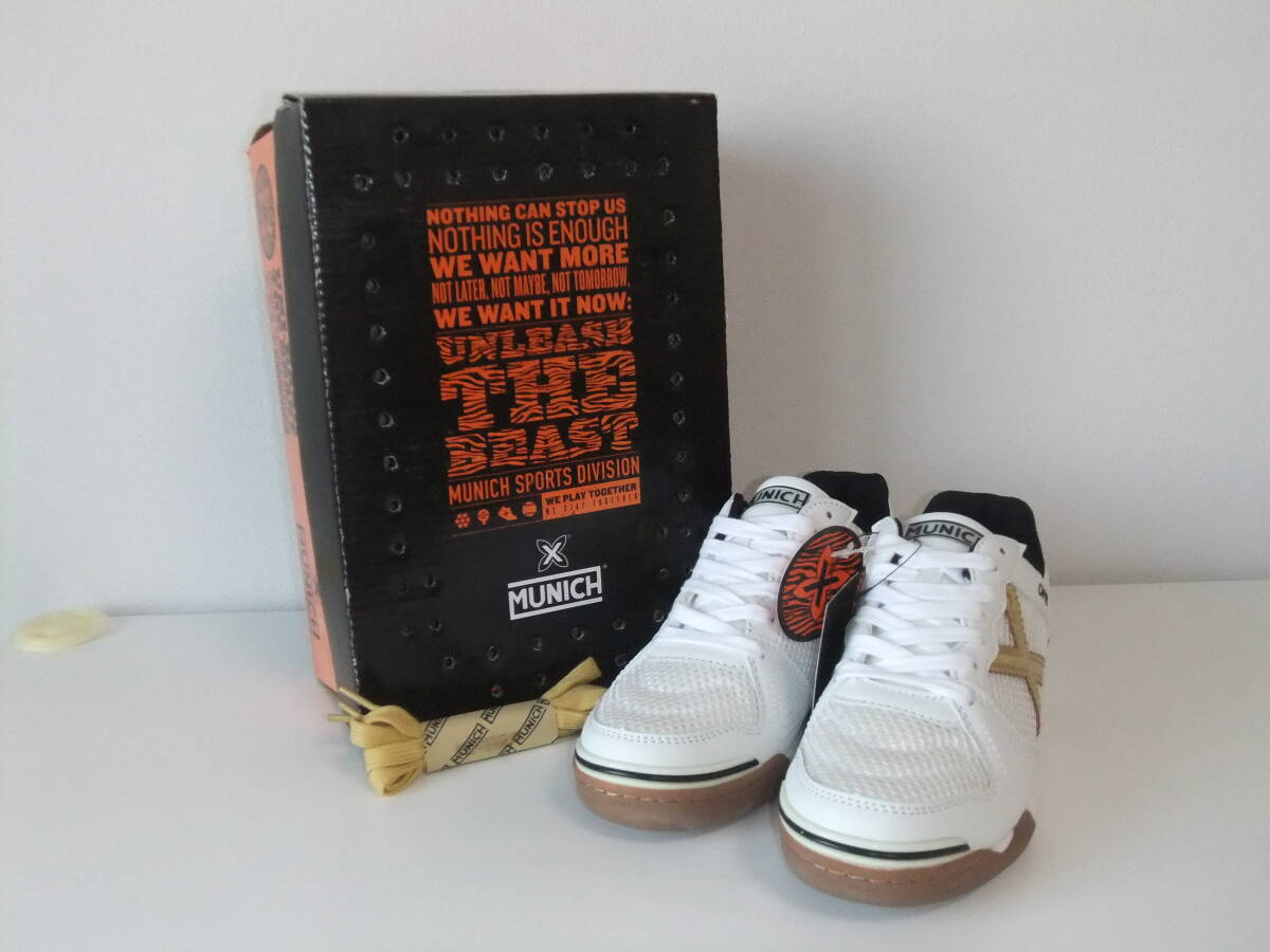 166 未着用品 MUNICH ムニック 1431027 ONE INDOOR 靴 ホワイト 22.6㎝ スポーツシューズ スニーカー レディース キッズ拍卖