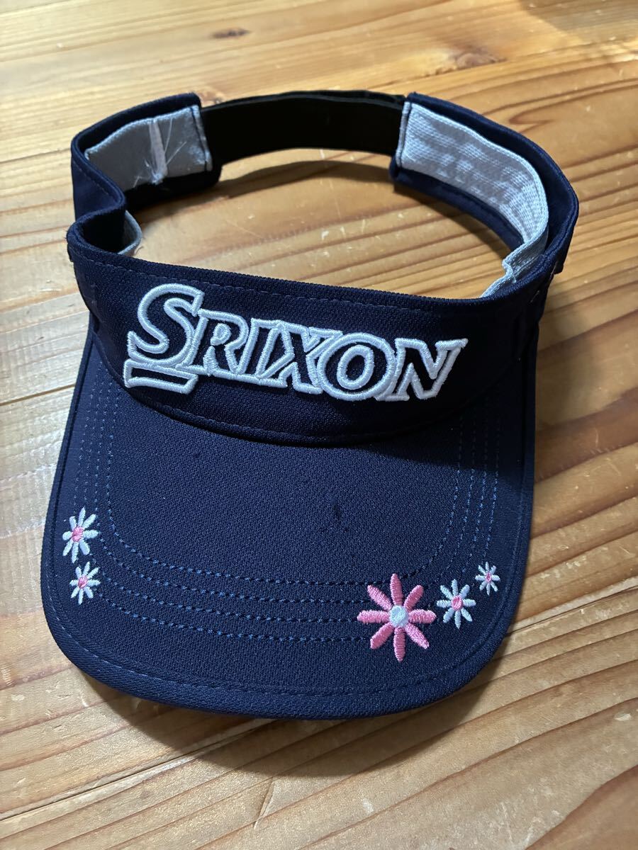送料込み!! SRIXON ゴルフサンバイザー 紺色 ネイビー お花  サンバイザー GOLF ゴルフウェア 帽子 スリクソン拍卖