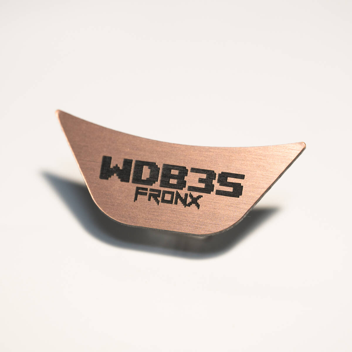 スズキ フロンクス WDB3S用 ステアリングロゴプレート カッパー拍卖