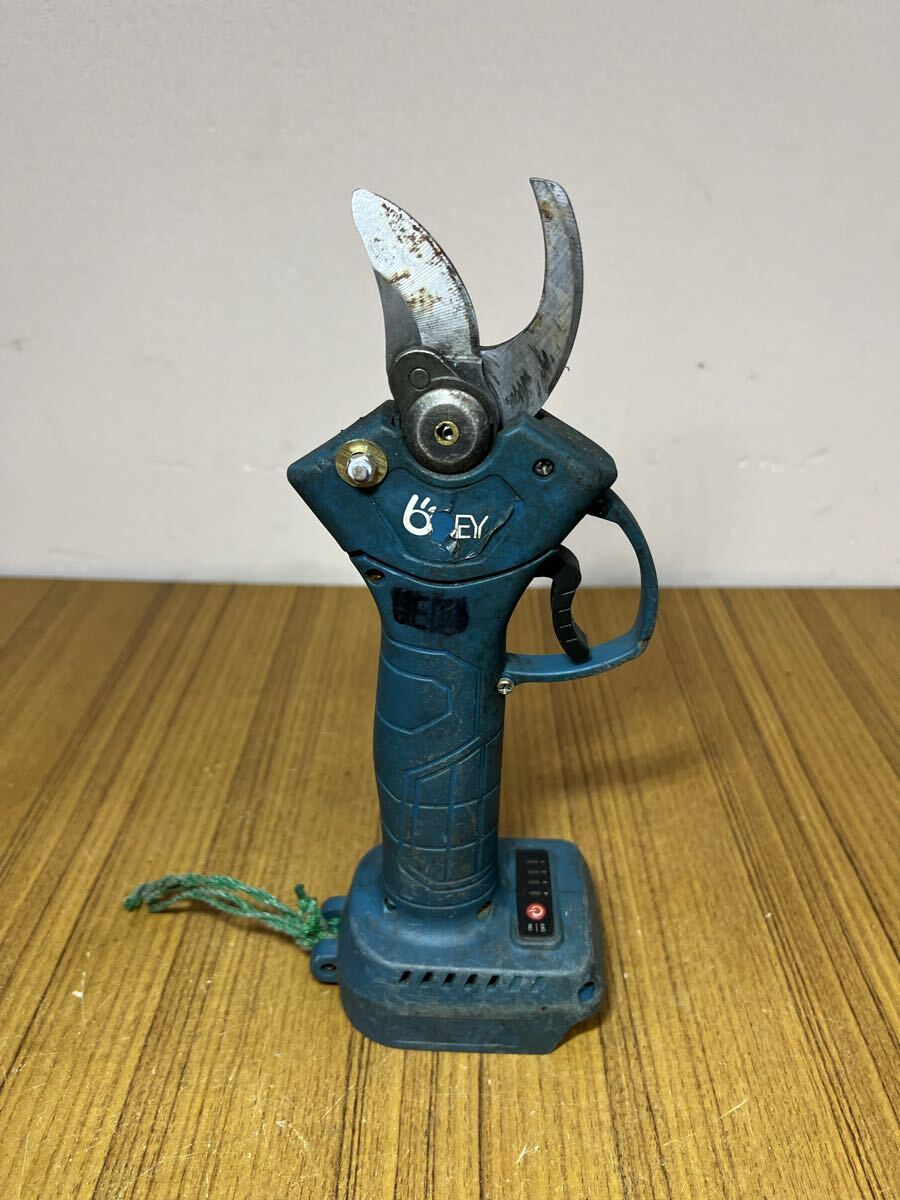 P0901A. マキタ 互換品 電動剪定バサミ? 充電式コードレスはさみ 18-21V 本体のみ 電動ハサミ 現状品*ジャンク 拍卖