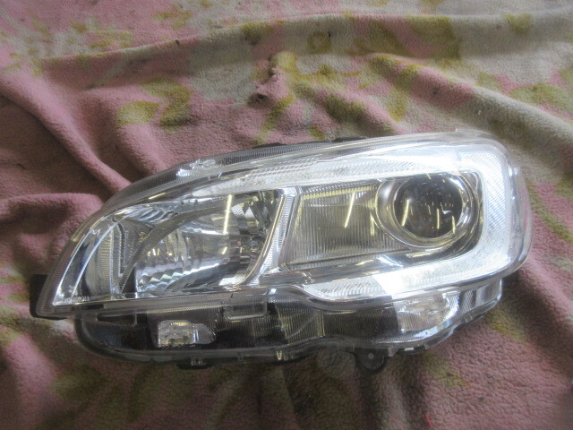 ★R7Y74 VM4 レヴォーグ 純正左ヘッドライト イチコー1877 修理やストック等に拍卖
