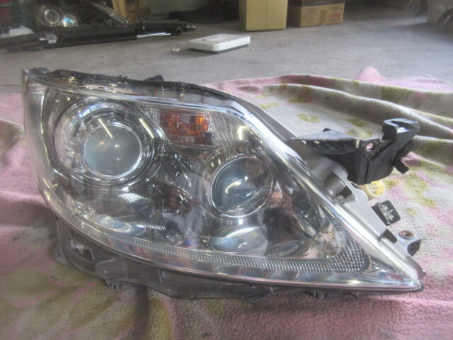 ★R7A9191 USF40 LS460 純正右ヘッドライト コイト50-79 修理やストック等に拍卖