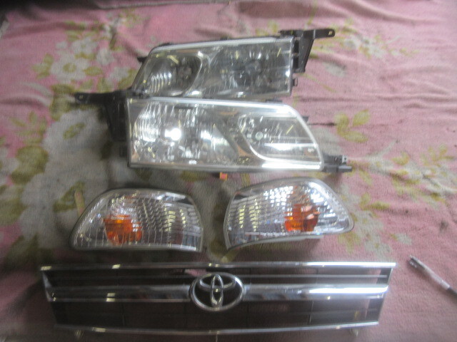 ★R7A9262 TCR20W エスティマ 純正左右ヘッドライトセット グリル付き 後期 TCR10W 修理やストック等に拍卖