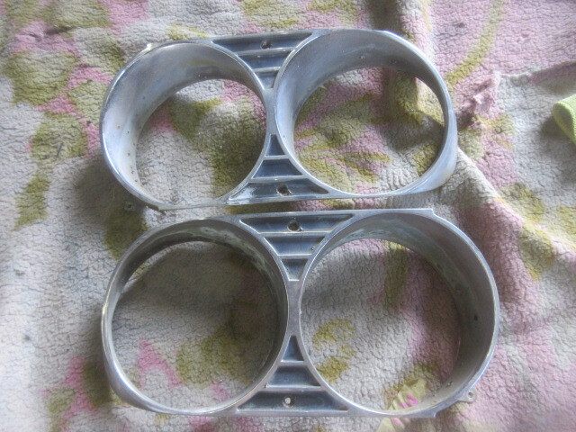 ★R7A9277 SUAV ルーチェバン 純正ライト枠左右セット ジャンク品 旧車 修理やストック等に拍卖