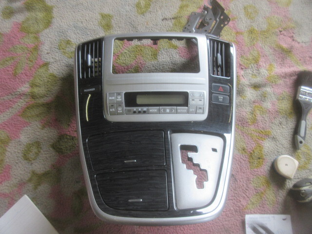 ★R7Y150 ANH10W アルファード 純正黒色ウッドパネル オーディオパネ デッキ枠 修理やストック等に拍卖