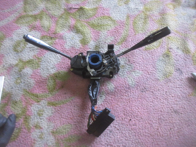 ★R7Y156 KM51 タウンエース 純正コンビスイッチ ライトエース 修理やストック等に拍卖