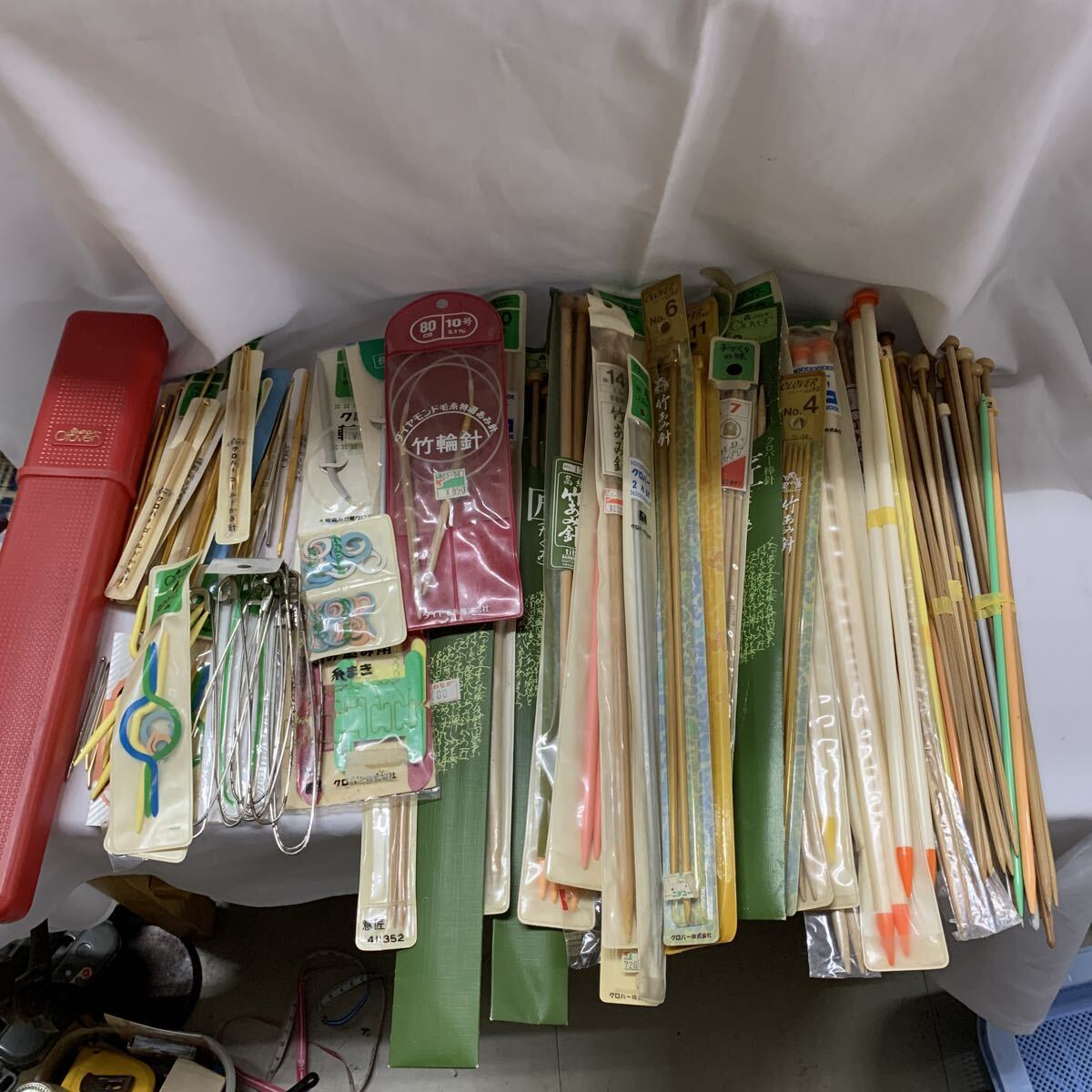 編み物の道具 編み針 棒針 かぎ針 輪針 ほつれ止 なわあみ針 目数リング 毛糸とじ針 あみ込み用 糸まき 収納ケース 手芸道具 手芸用品拍卖