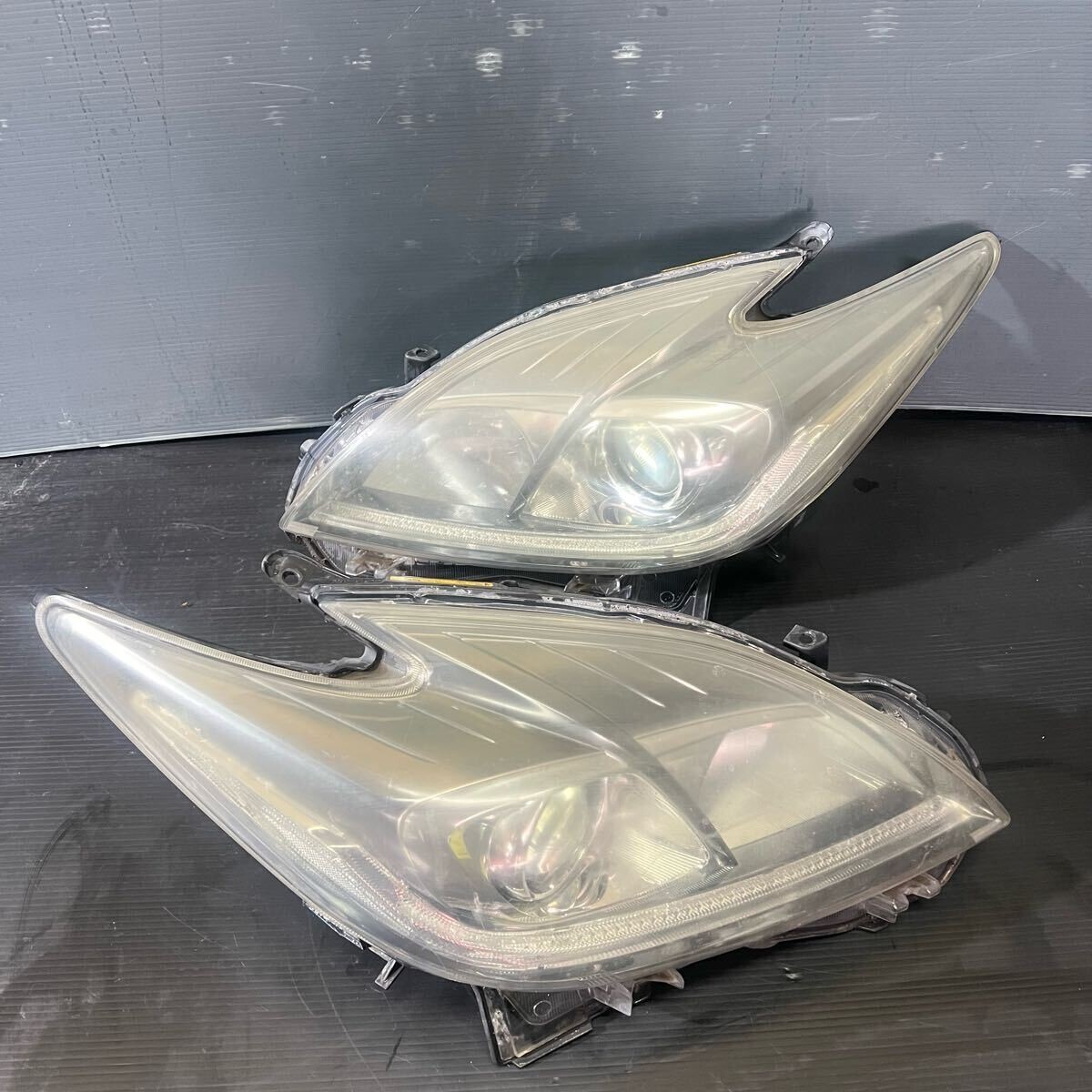 プリウス 30 PRIUS 【《ZVW30》】純正 右左セット ヘッドライト ヘッドランプ 右ヘッドライト 左ヘッドライト  KOITO 47-52 003拍卖