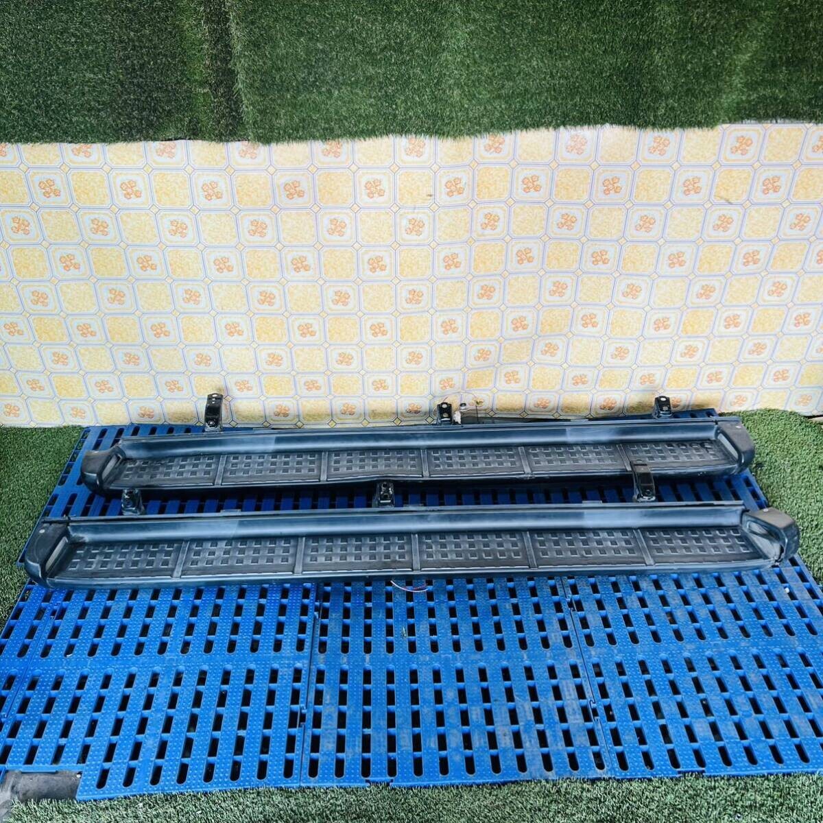 ハイラックス サーフ 【《TRN215 TRN210 RZN210 RZN215 GRN210 GRN215》】 純正 右左セット サイドステップ ステップ 《色 1D4》拍卖