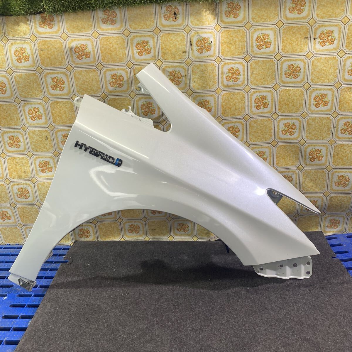 プリウス 30 PRIUS 【《ZVW30》】右フェンダー 右フロントフェンダー フェンダー 右 25-9-25 【《色 070》】拍卖