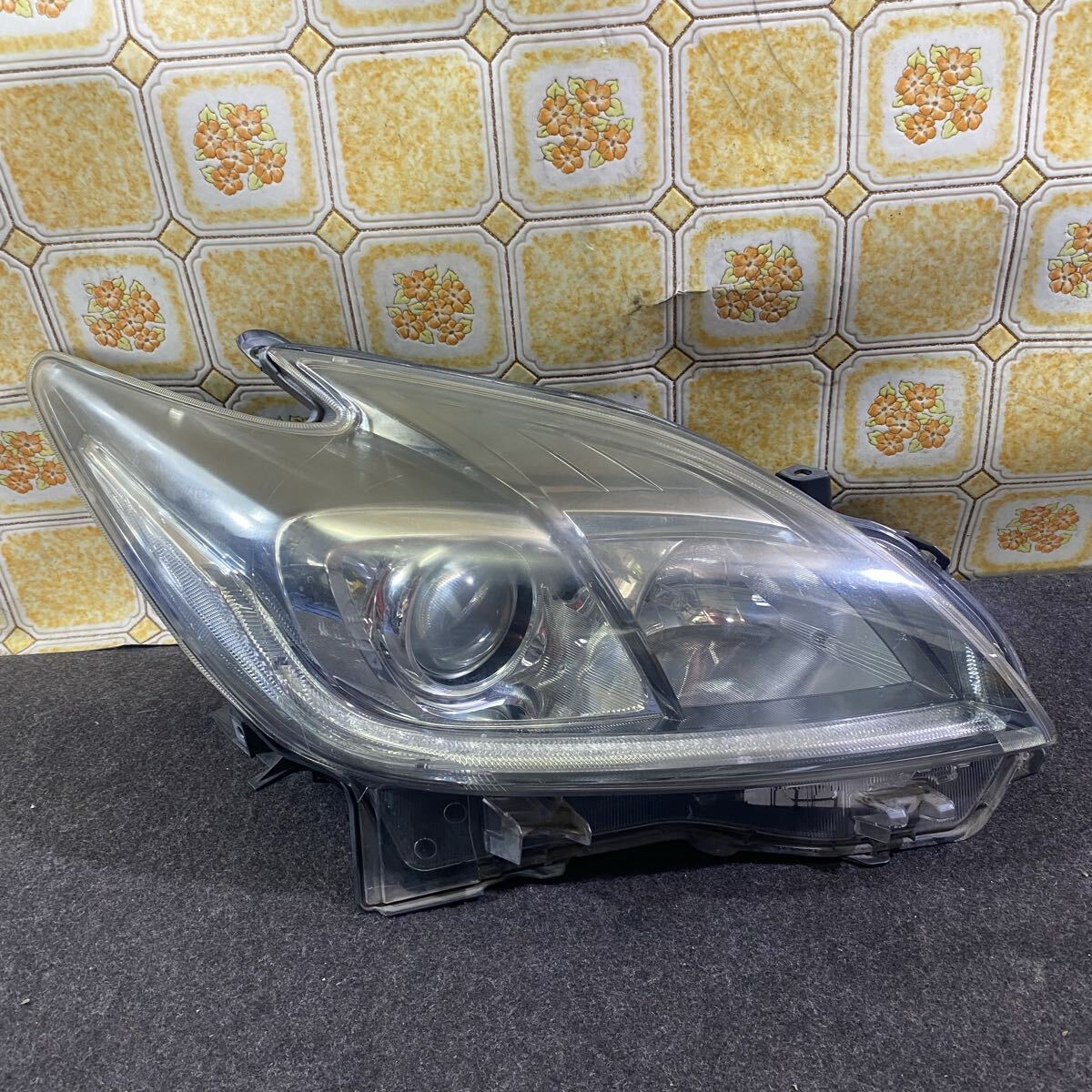 プリウス PRIUS 《ZVW30》右ヘッドライト 右ヘッドランプ ヘッドライト ヘッドランプ R 右 47-52 26-9-25拍卖