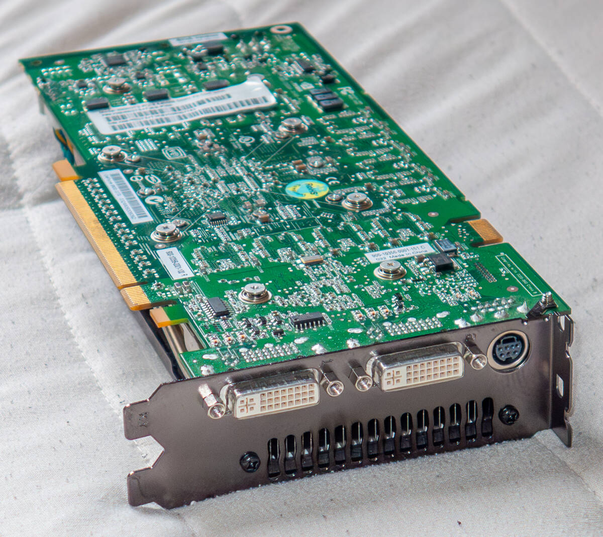 動作確認済 NVIDIA GeForce 8800 GTS 640MB DVI×2 TV-OUT 送料込み 経年汚れ/目立つ傷なし拍卖