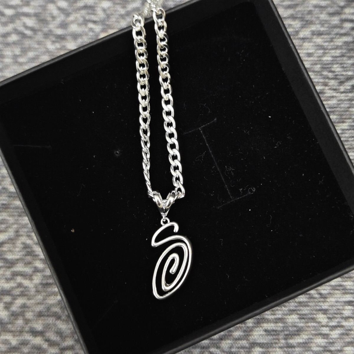 STUSSY SWIRLY S CHAIN STERLING ネックレス 拍卖